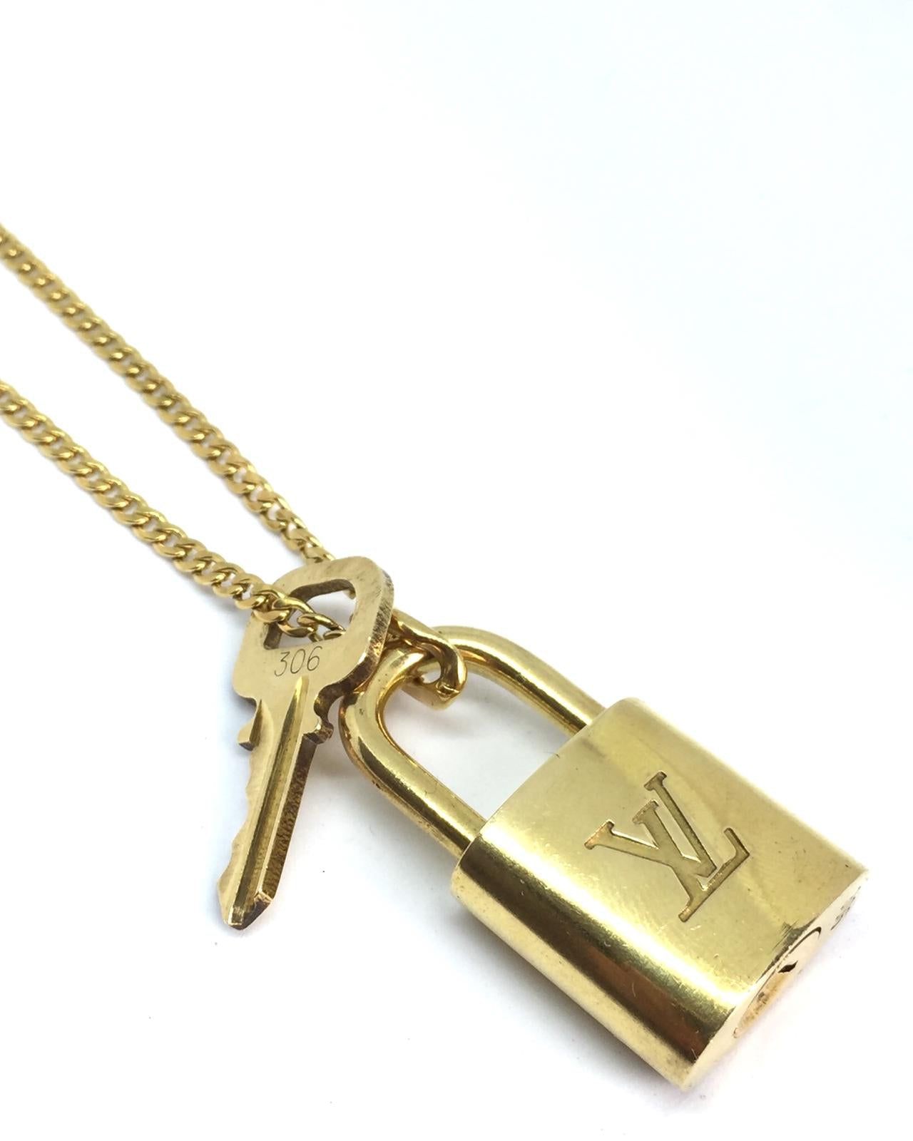 Louis Vuitton Necklace Padlock with single chain - Boutique SecondLife
