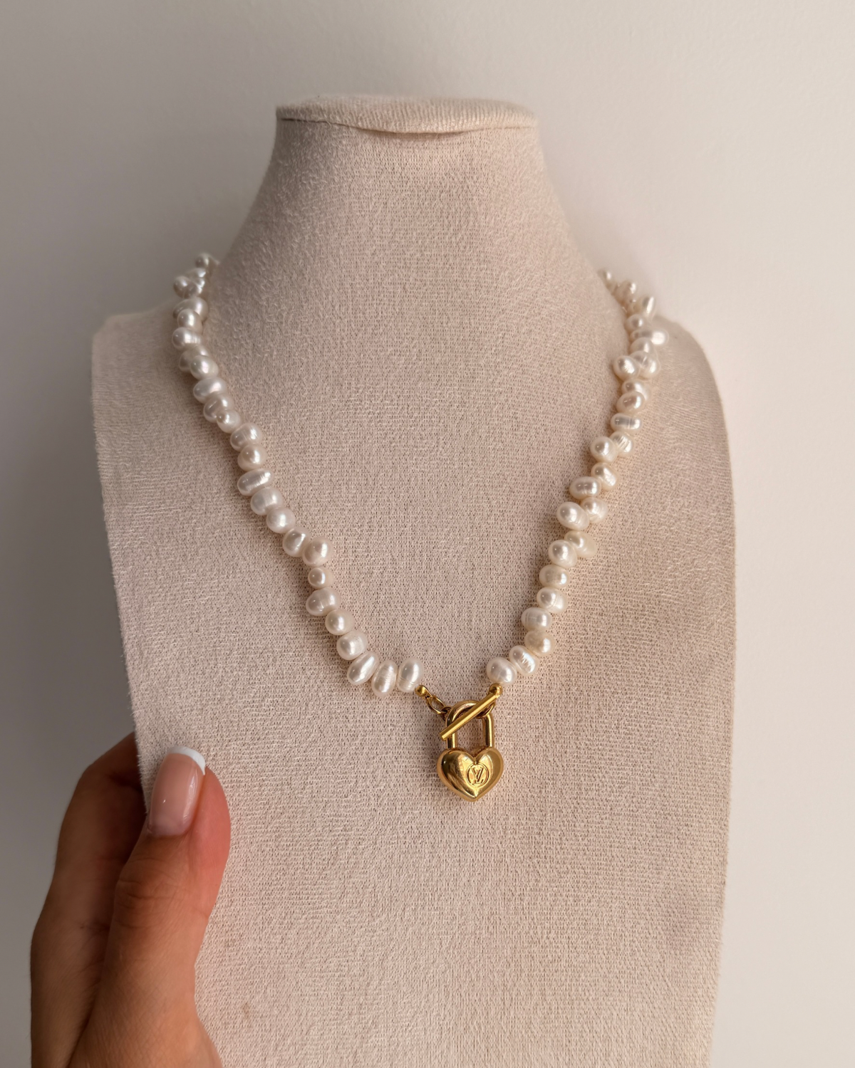 Authentic Louis Vuitton Minicharm Heart Reworked Pearls Necklace