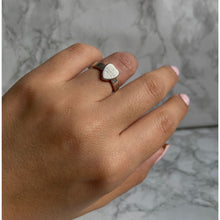 Load image into Gallery viewer, Authentic Gucci Interlocking Ring size 10