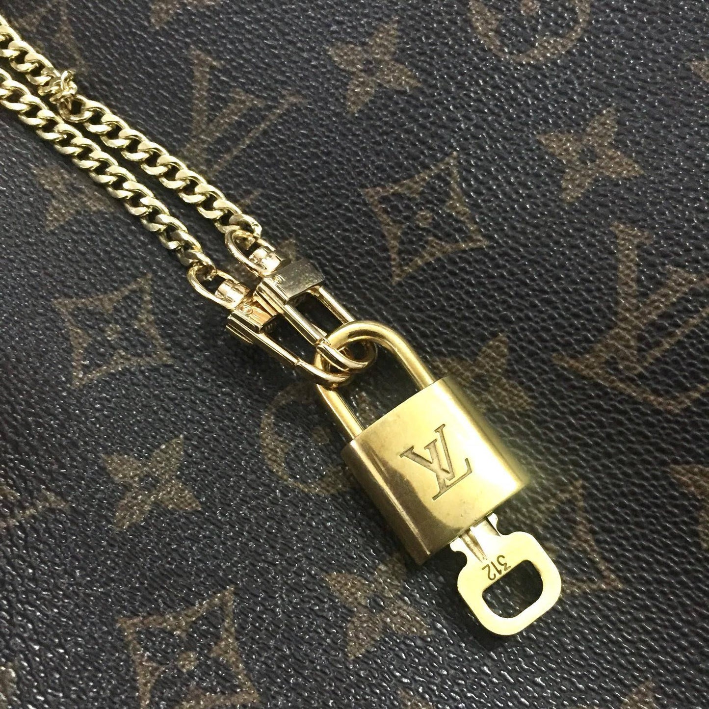Padlock with Key Necklace with Cuban Chain For Him - Boutique SecondLife
