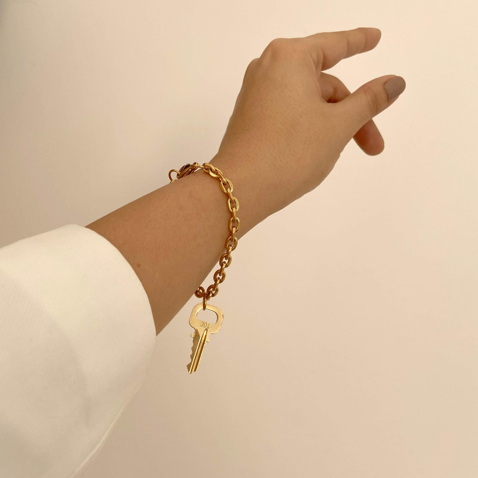 Louis Vuitton Set Lock Rolo chain Necklace with Key Bracelet - Boutique SecondLife