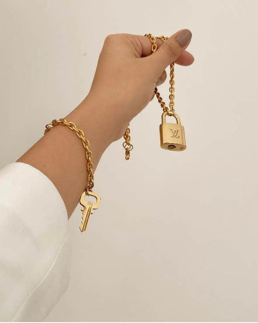 Louis Vuitton Set Lock Rolo chain Necklace with Key Bracelet - Boutique SecondLife