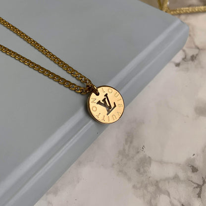 Authentic Louis Vuitton Looping Logo Charm - Necklace - Boutique SecondLife