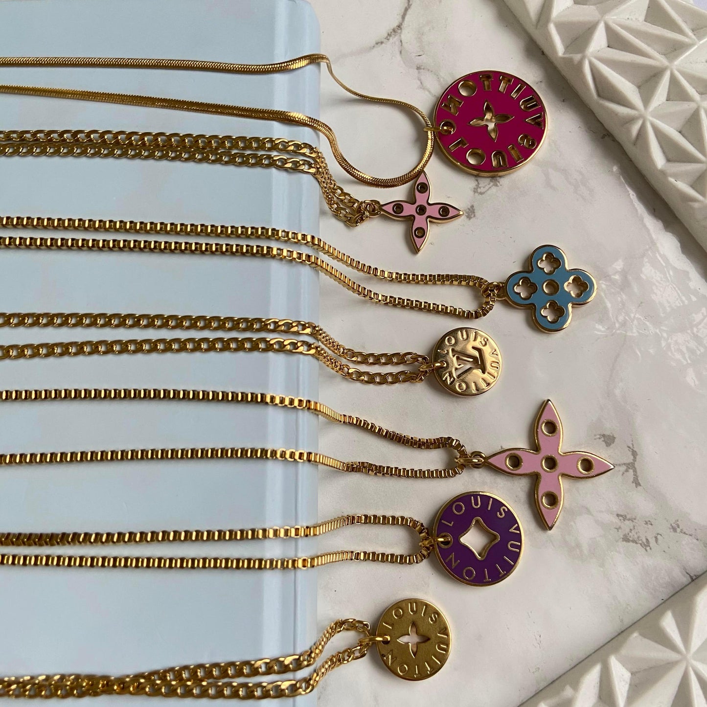 Authentic Looping Charm Green & Fuscia - Reworked Necklace - Boutique SecondLife