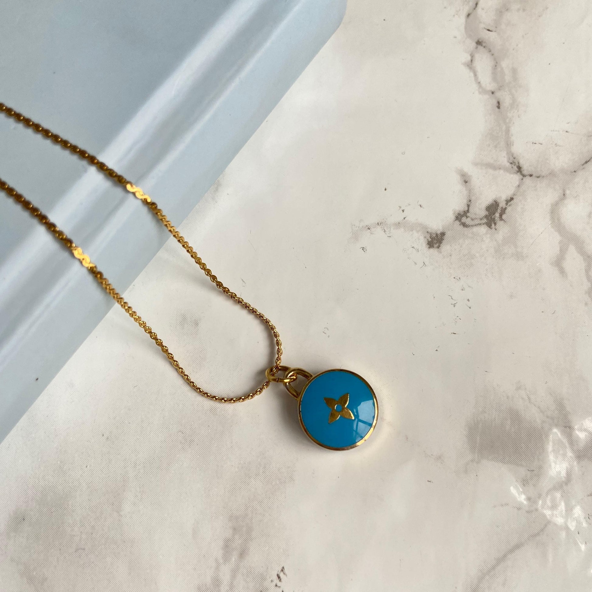 Blu Flower Reworked Pastilles Pendant - Boutique SecondLife