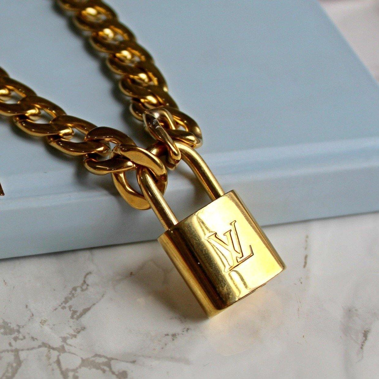 Padlock with Chunky Chain Necklace NO KEY - Boutique SecondLife