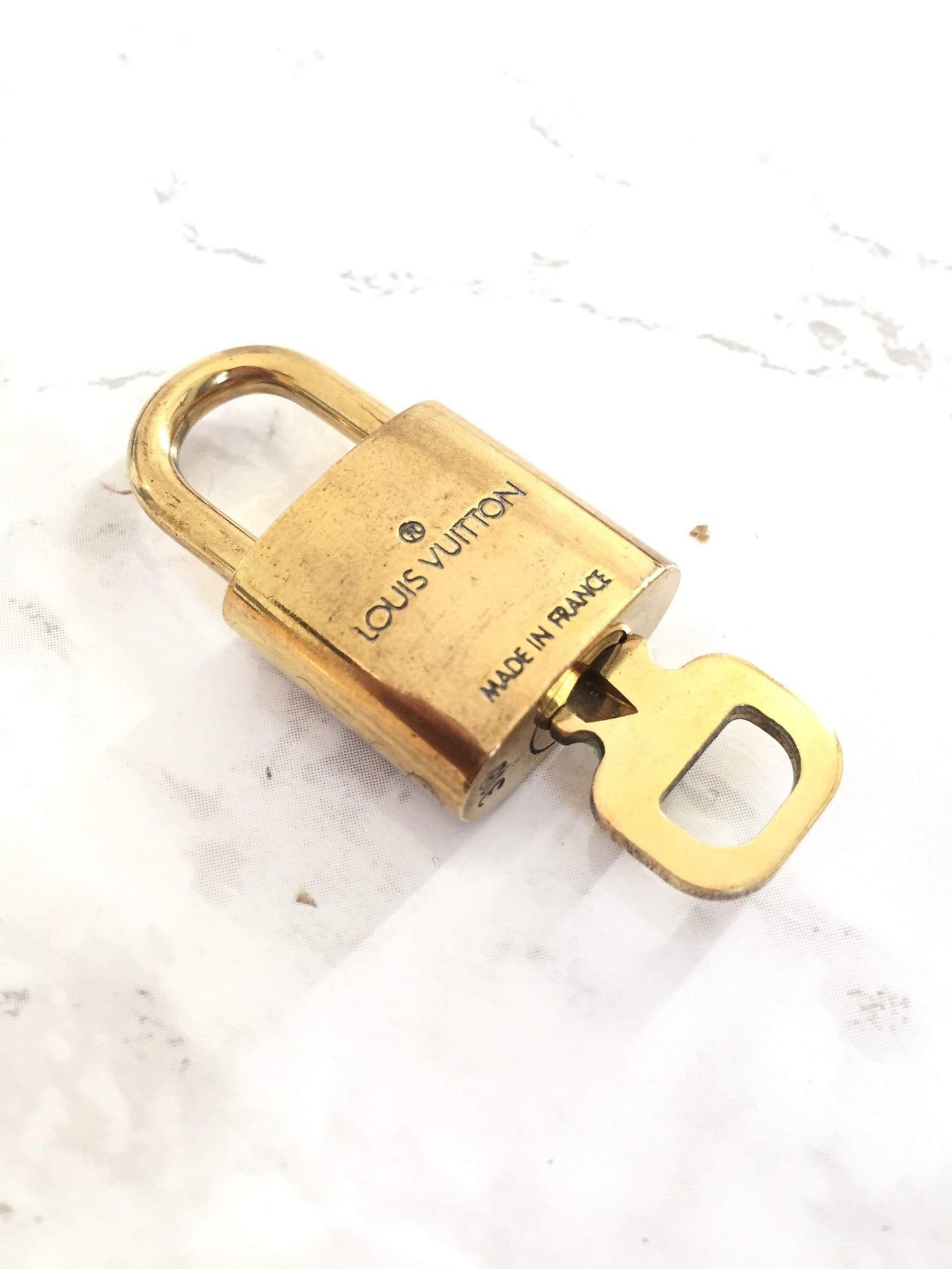 Boutique SecondLife - Authentic Used Louis Vuitton Padlock Key LV