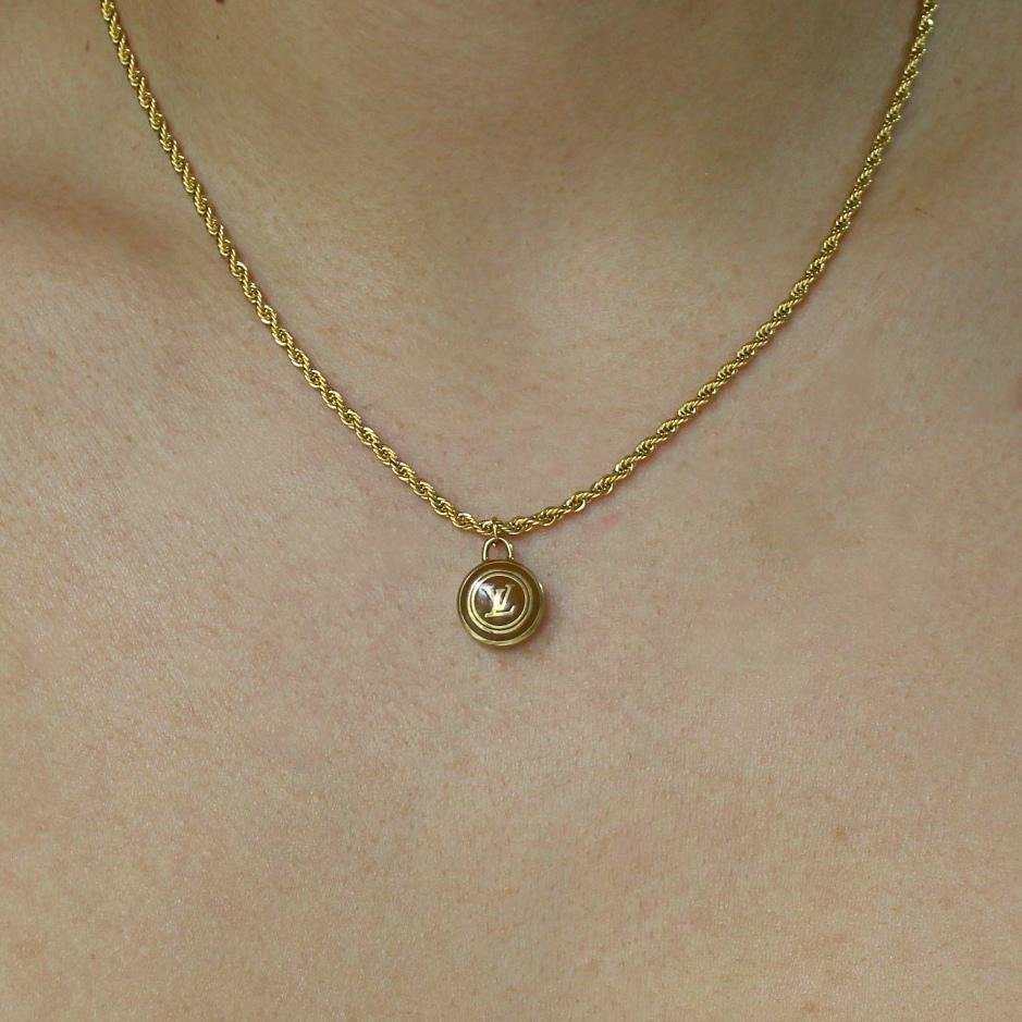 Nude collection: The Sienna Logo Pendant - Boutique SecondLife