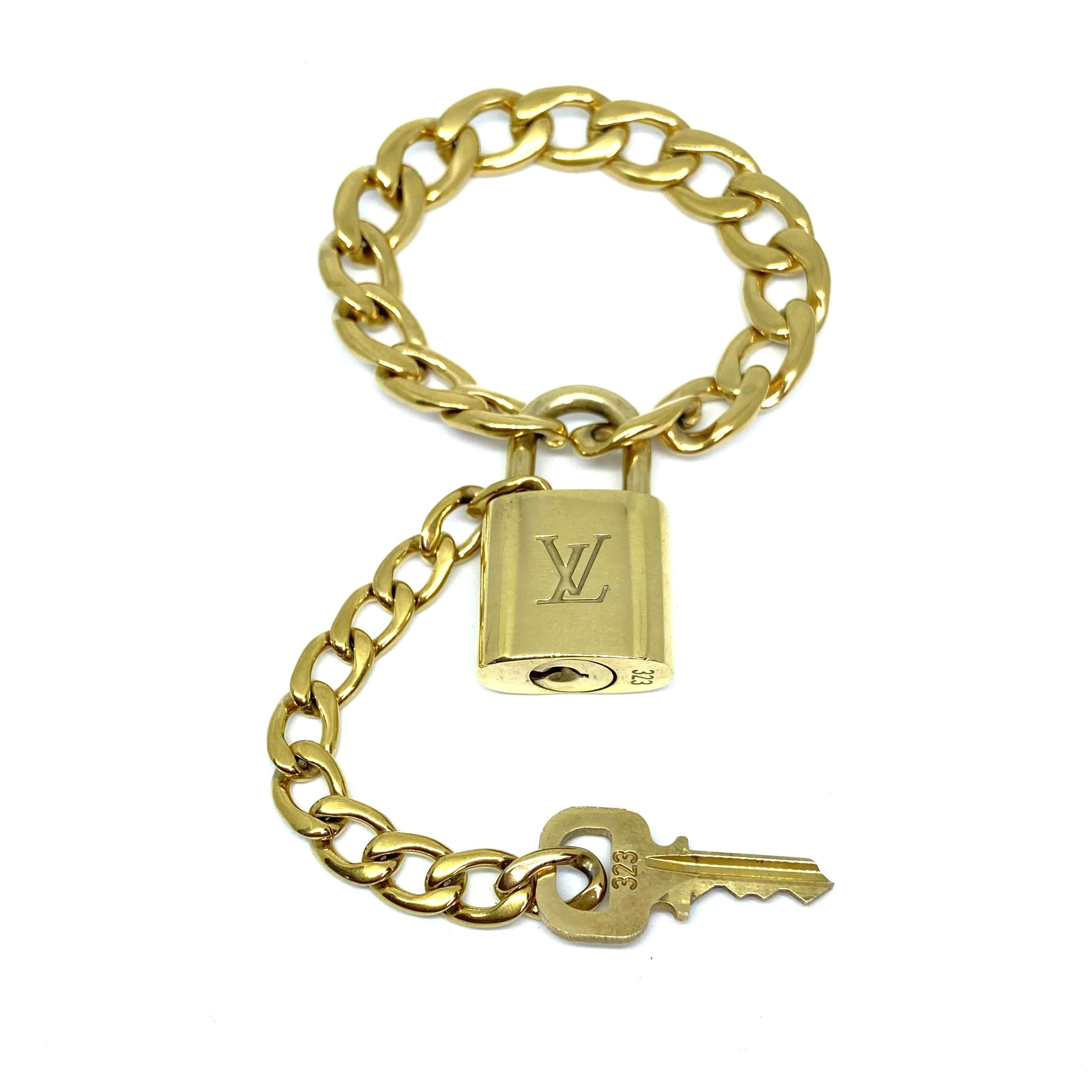 Louis Vuitton Silver-tone Lock It Pendant Necklace in Metallic