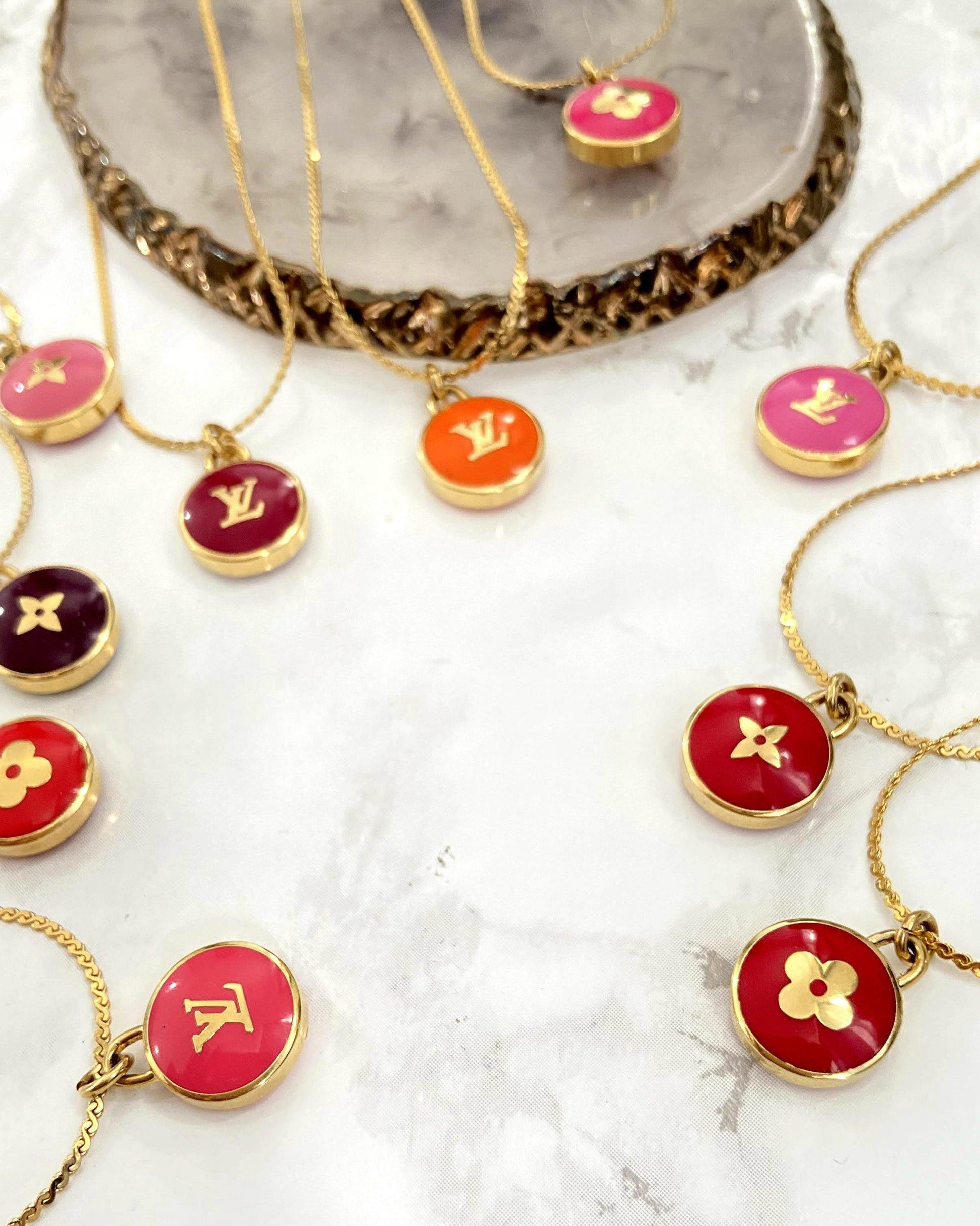 Authentic Louis Vuitton Pendant Pastilles Roses - Boutique SecondLife