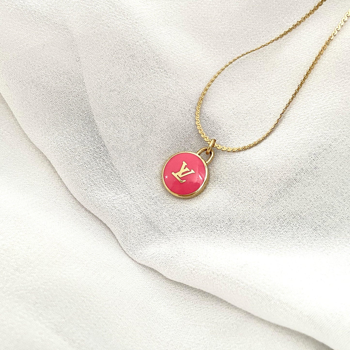 Authentic Louis Vuitton Logo Pendant Pastilles Roses - Boutique SecondLife