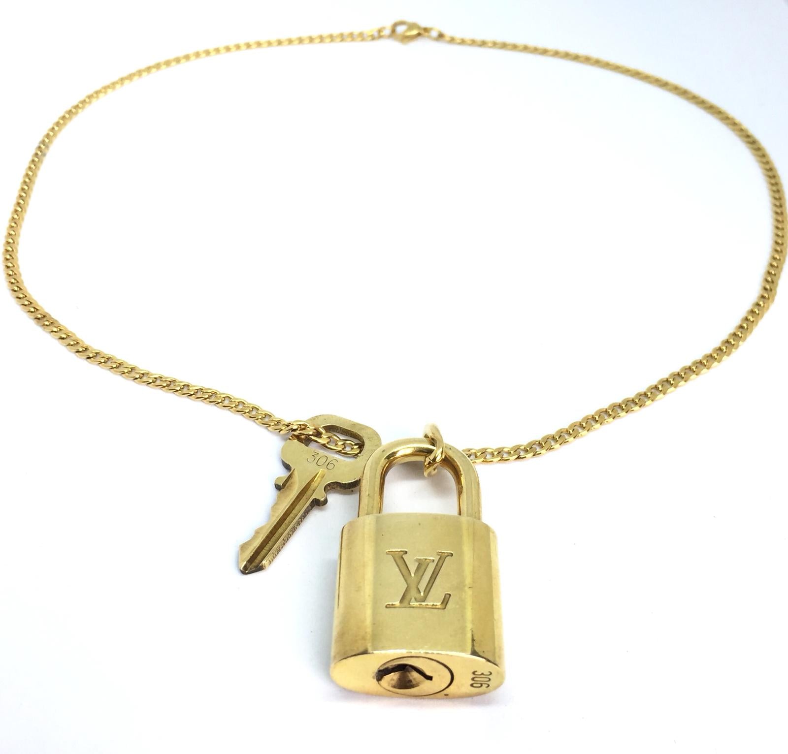 Louis Vuitton Necklace Padlock with single chain - Boutique SecondLife