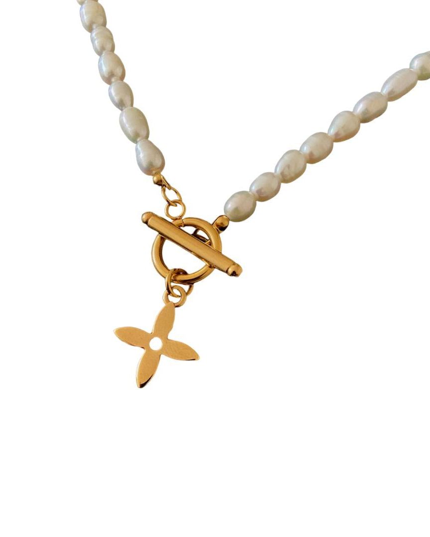Authentic Louis Vuitton Pendant Pastilles- Pearls Necklace