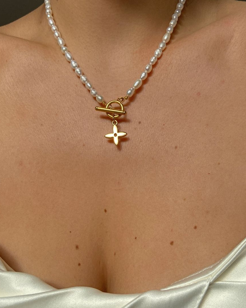 Authentic Louis Vuitton Pendant Pastilles- Pearls Necklace