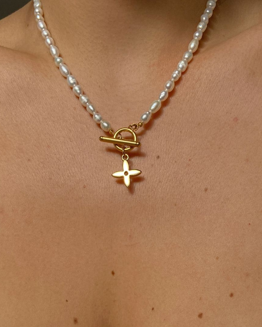 Authentic Louis Vuitton Pendant Pastilles- Pearls Necklace
