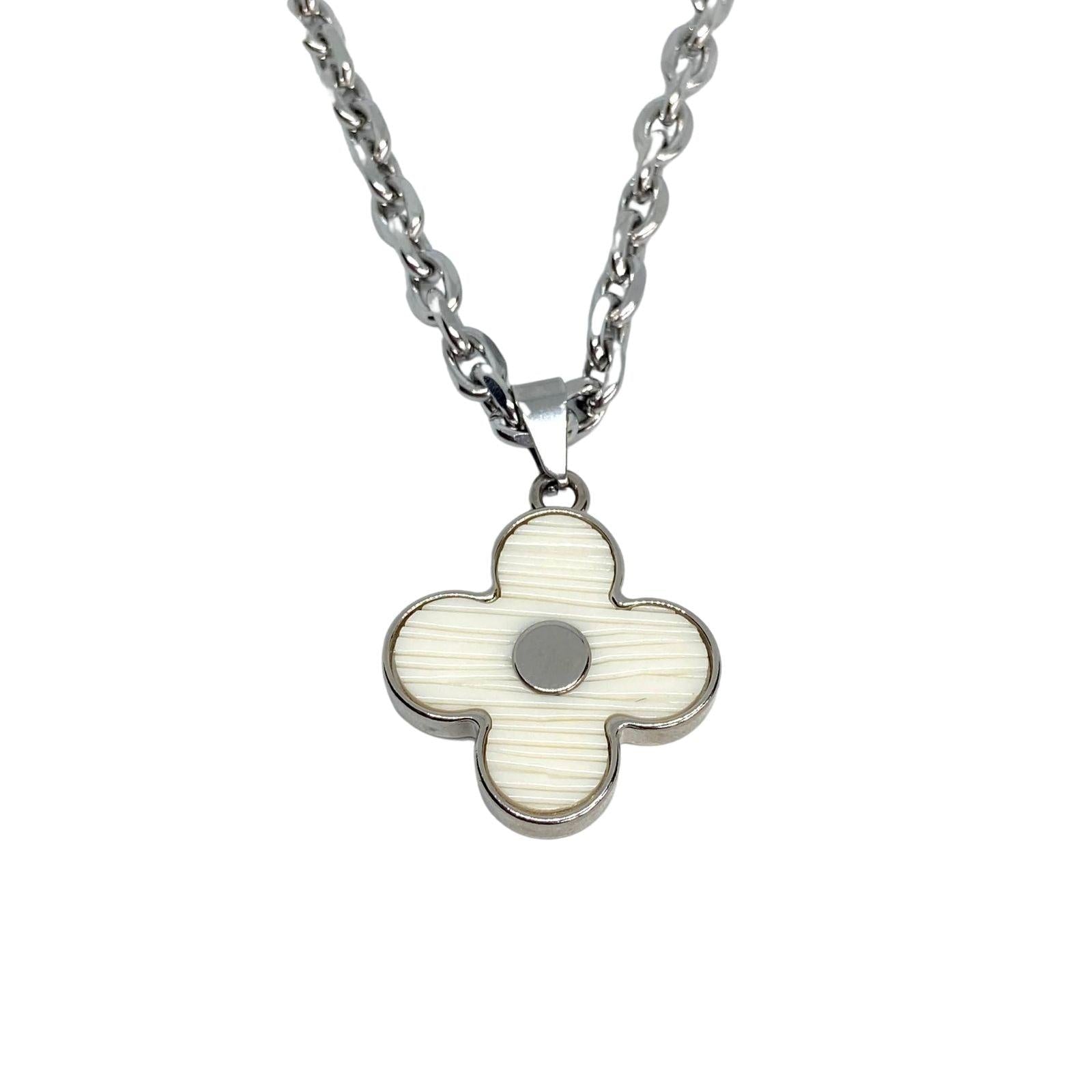 Mother of Pearl Clover Necklace Silver - Zjoosh