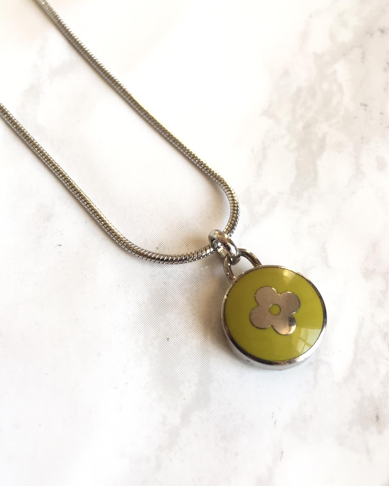Reworked Clover Light Green Pendant - Boutique SecondLife