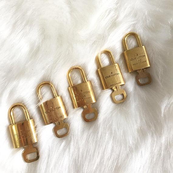 Boutique SecondLife - Authentic Used Louis Vuitton Padlock Key LV