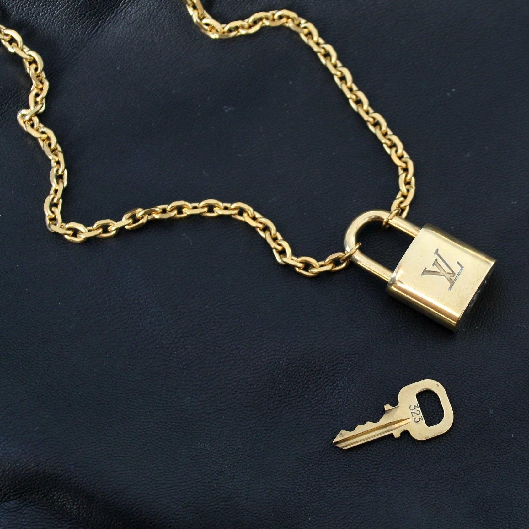 Louis Vuitton Padlock with Rolo Chain Necklace For him - Boutique SecondLife